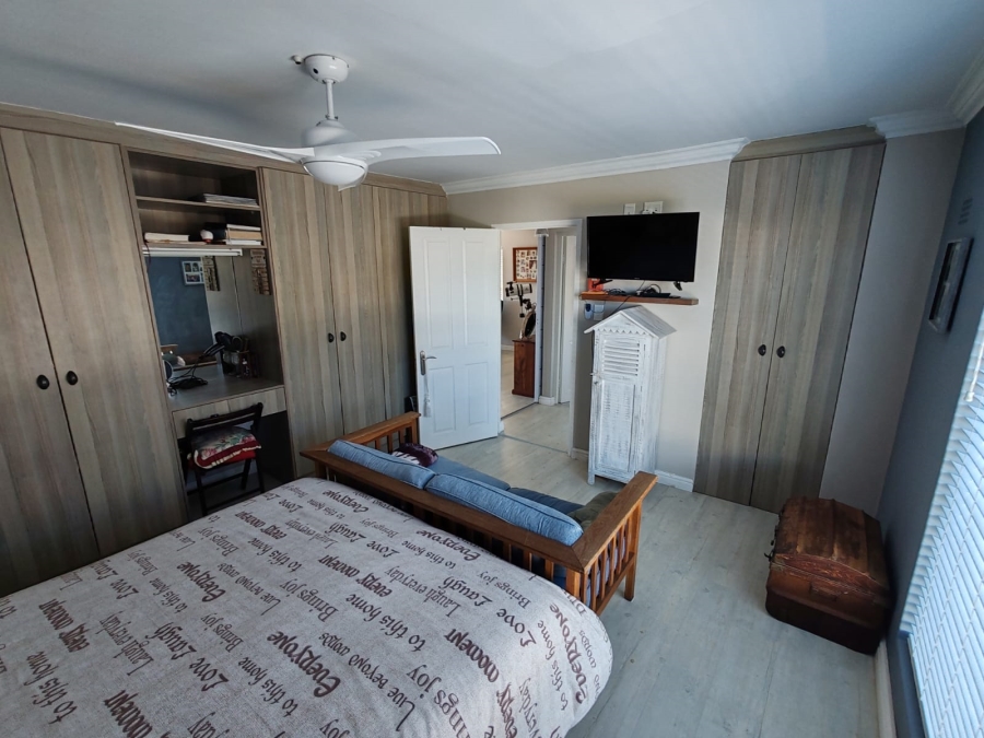 3 Bedroom Property for Sale in De Kelders Western Cape